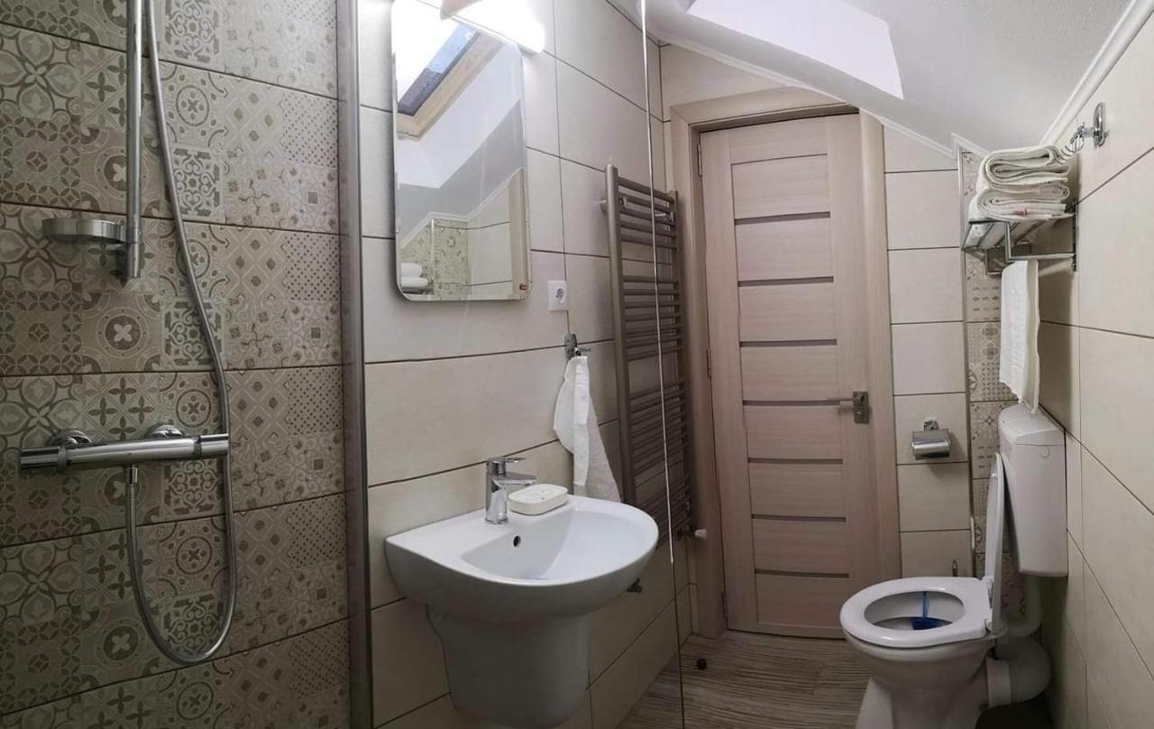 Отель Casa Cizi Кэлимэнешти Экстерьер фото