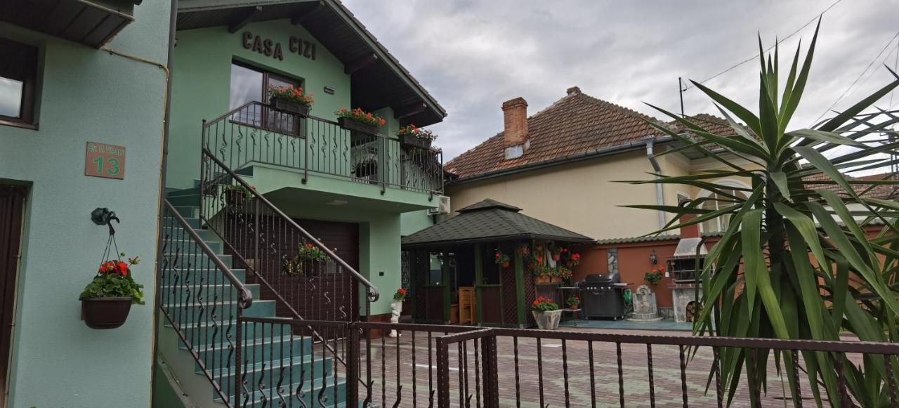 Отель Casa Cizi Кэлимэнешти Экстерьер фото