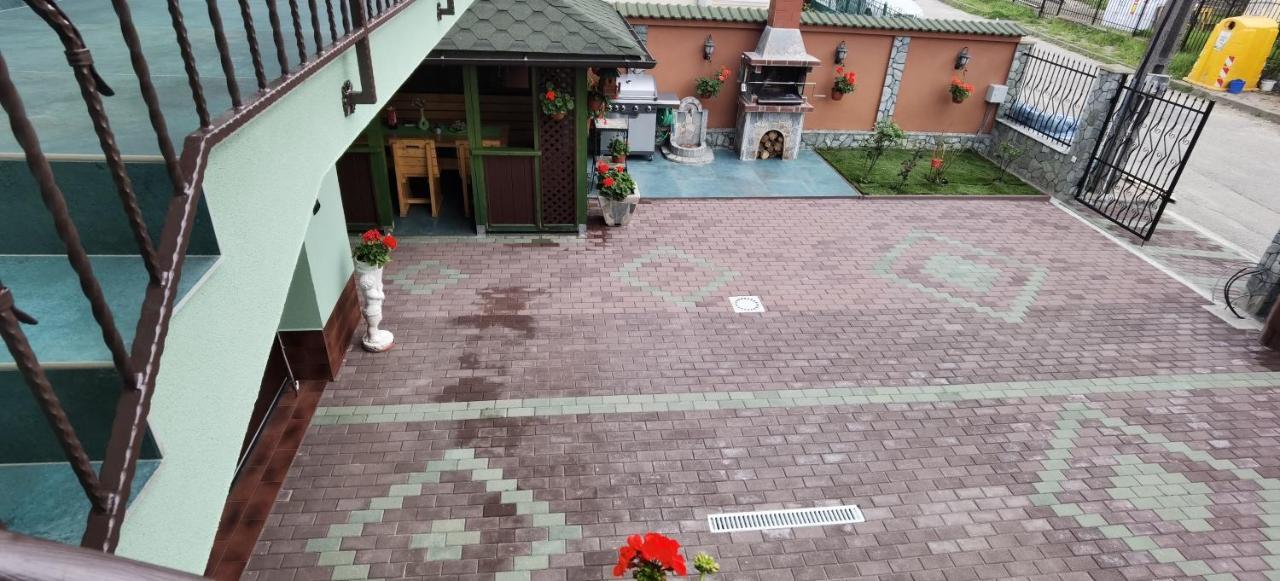 Отель Casa Cizi Кэлимэнешти Экстерьер фото